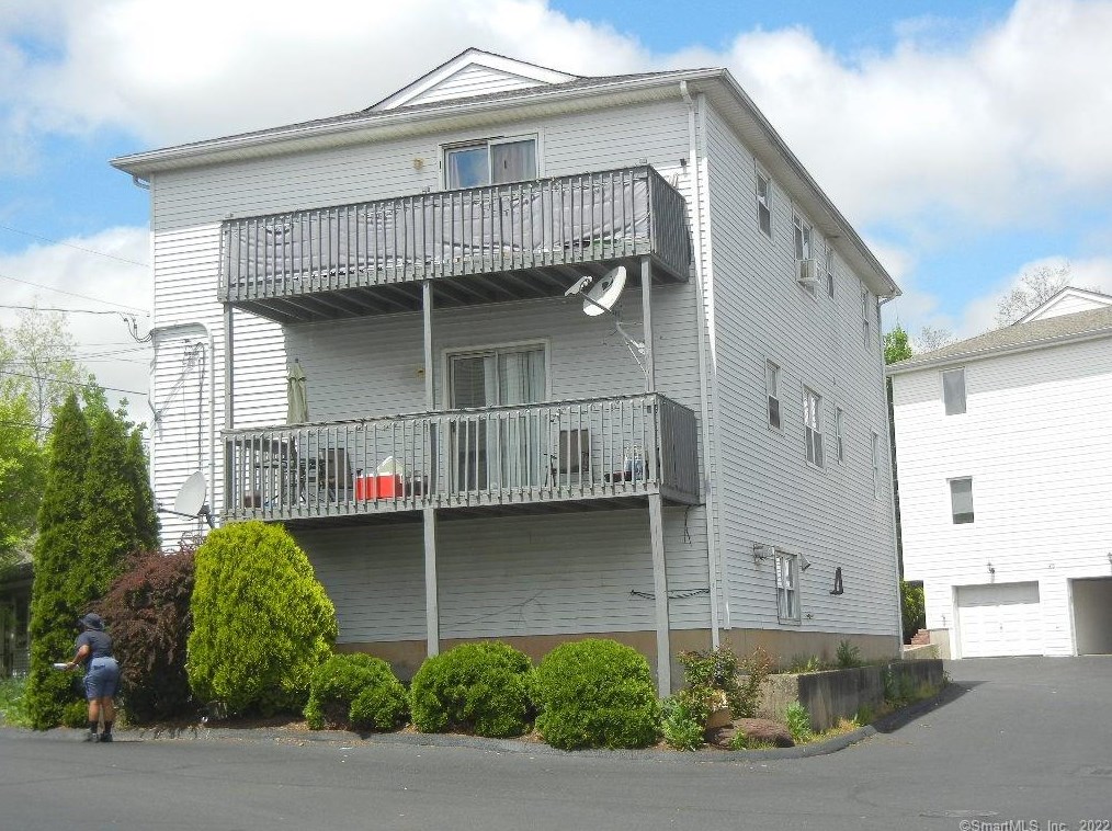 43 Konstin Pl #b, New Britain, CT 06051