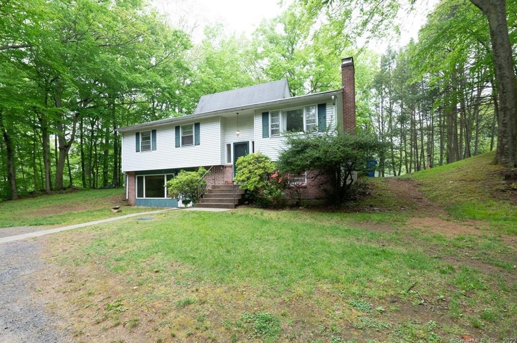 62 Hillyndale Rd, Storrs Mansfield, CT 06268 exterior