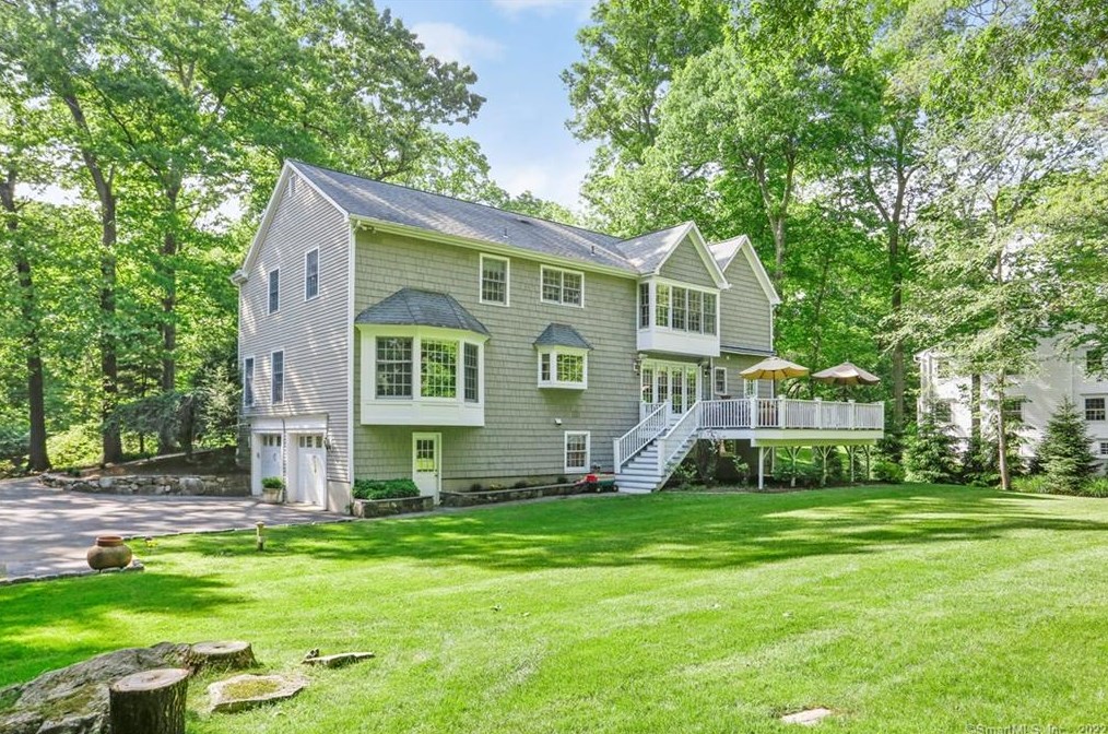 9 Frontier Rd, Cos Cob CT  06807-1207 exterior