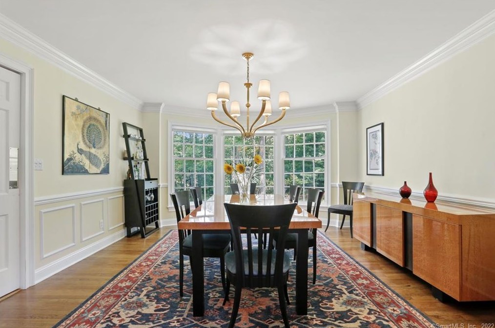 9 Frontier Rd, Cos Cob CT  06807-1207 exterior