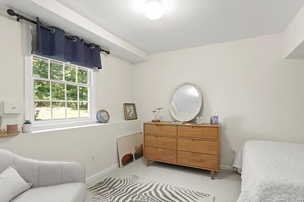 9 Frontier Rd, Cos Cob CT  06807-1207 exterior