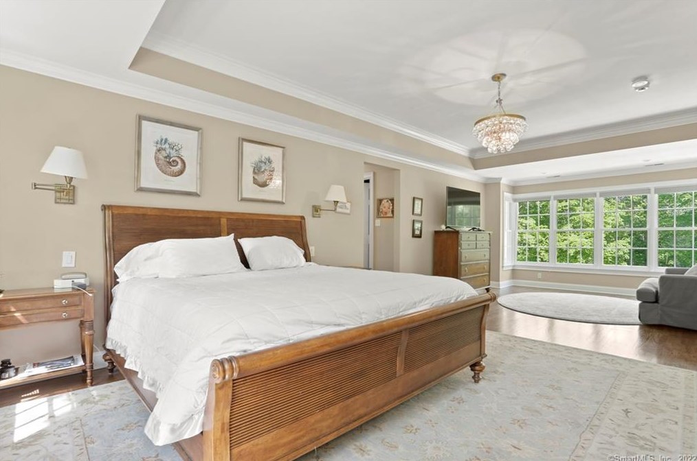 9 Frontier Rd, Cos Cob CT  06807-1207 exterior