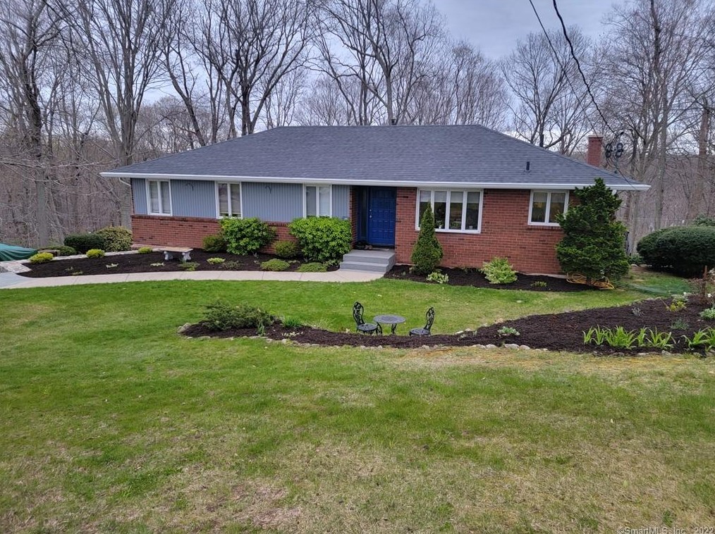 131 Parsonage Hill Rd, Northford, CT 06472