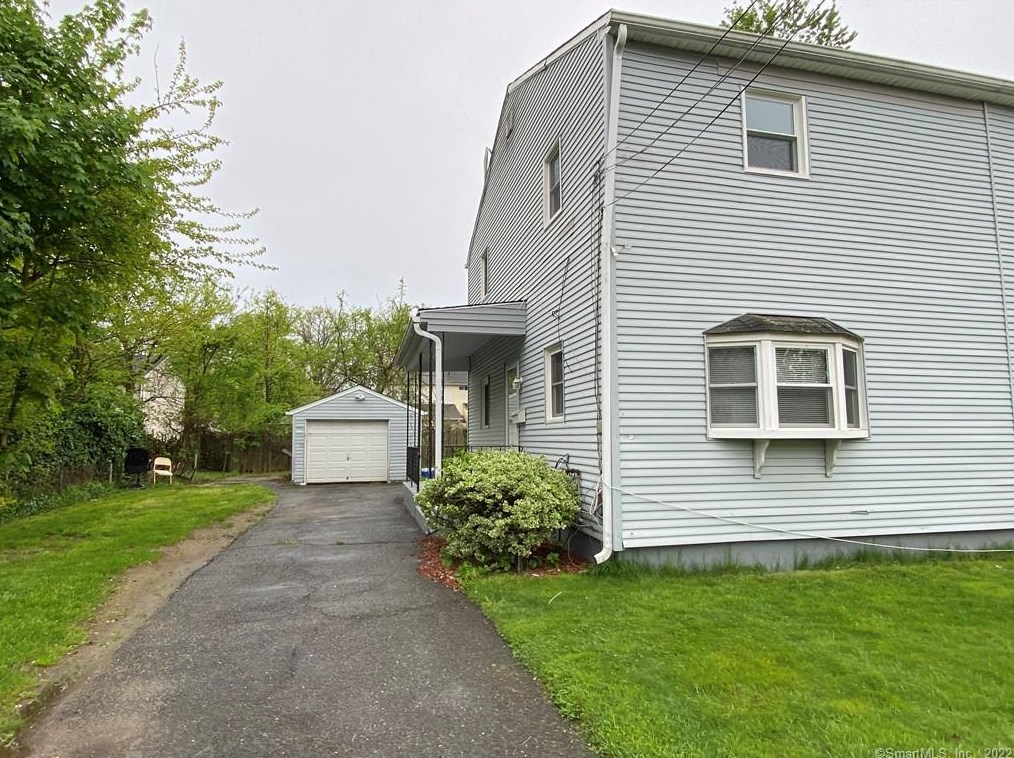 405 Mckinley Ave, Stratford, CT 06615