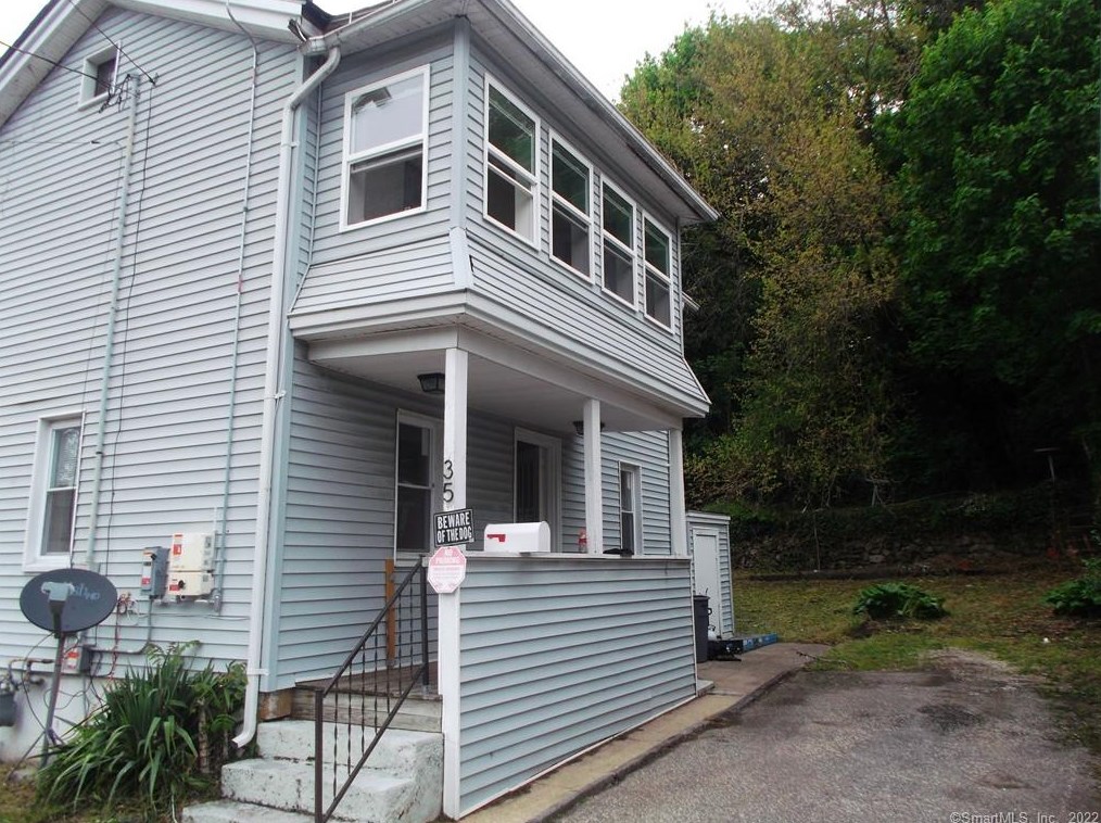 35 Hawthorne Ave, Derby, CT 06418