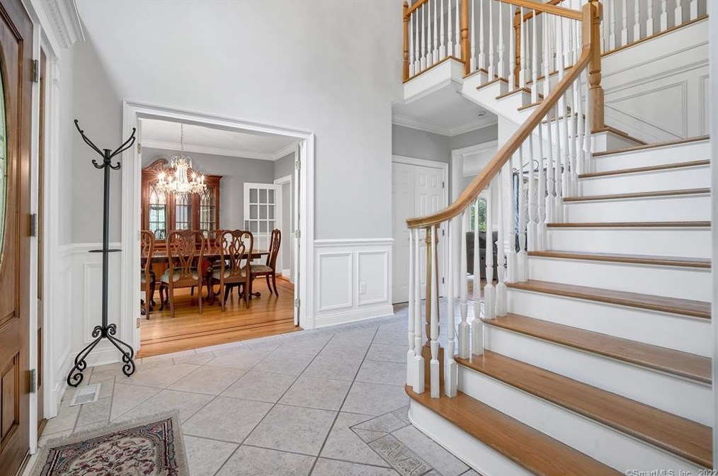 47 Horseshoe Ridge Rd, Sandy Hook, CT 06482