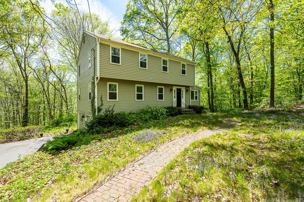 27 Timber Ridge Rd, Madison, CT 06443-2308