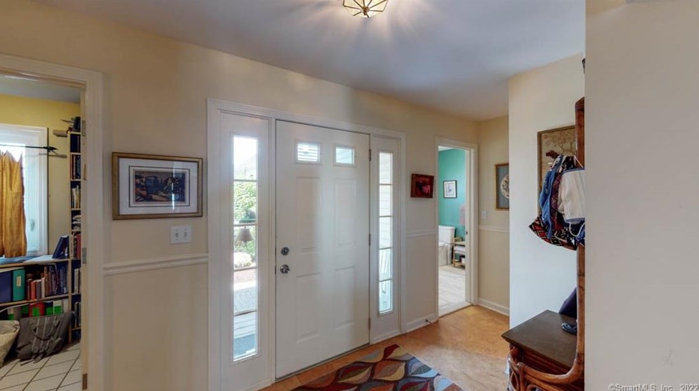 303 Hickory Woods Ln #303, Stratford, CT 06614