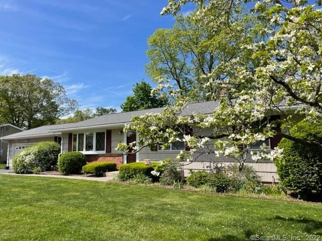 46 Vermont Ave, Milford, CT 06460