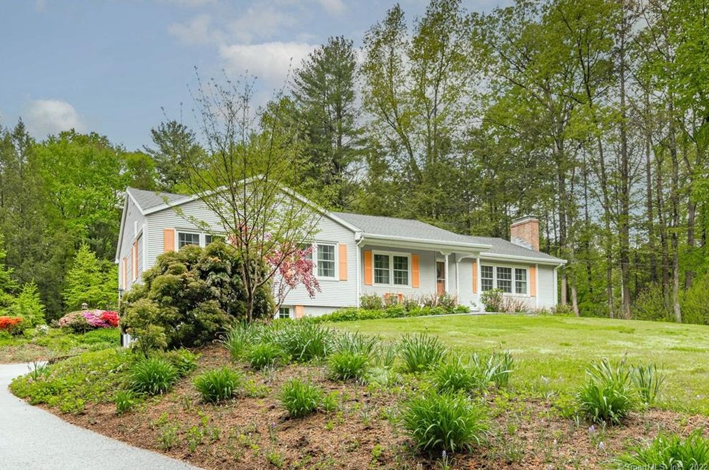 75 Tamara Cir, Avon CT 06001-2234 exterior