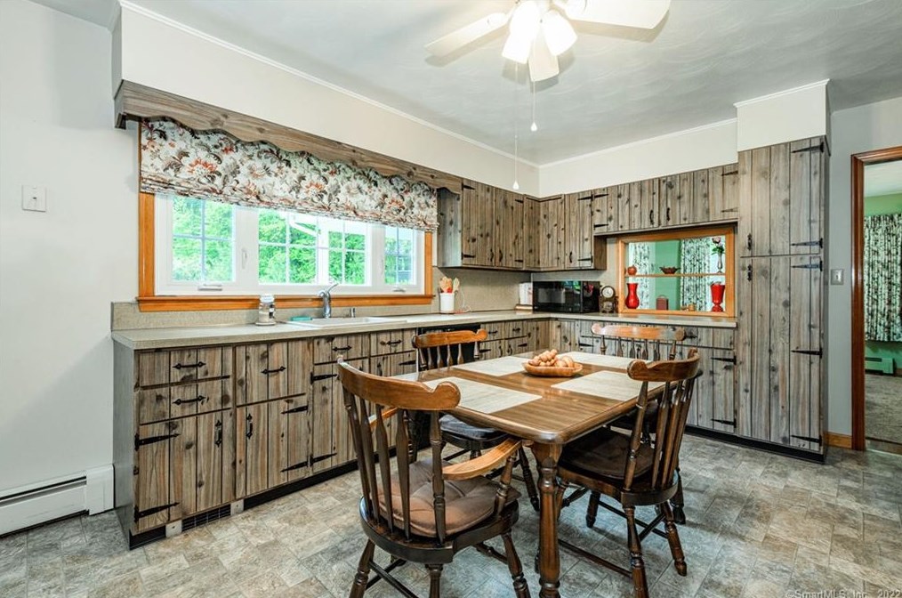 75 Tamara Cir, Avon CT 06001-2234 exterior