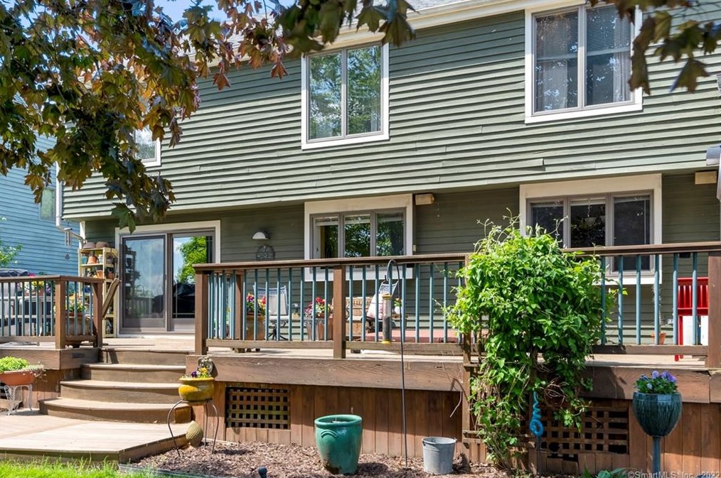 138 Straddle Hl, Hartford, CT 06109-2700