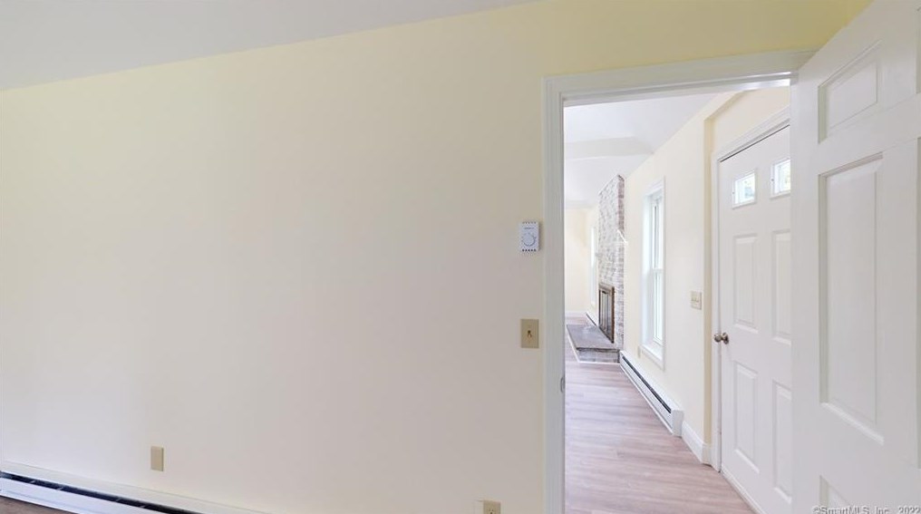 61 Duane Ln, Unionville CT  06013-1307 exterior