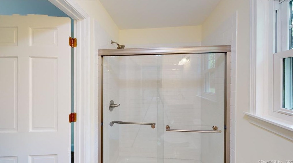 61 Duane Ln, Unionville CT  06013-1307 exterior