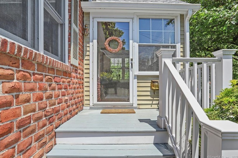 3 Upland Ct, Norwalk, CT 06854