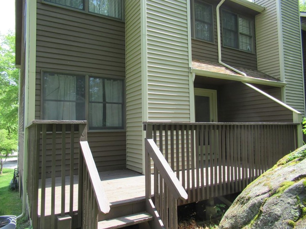 366 Ash St, Chestnut Hill CT  06226-1600 exterior