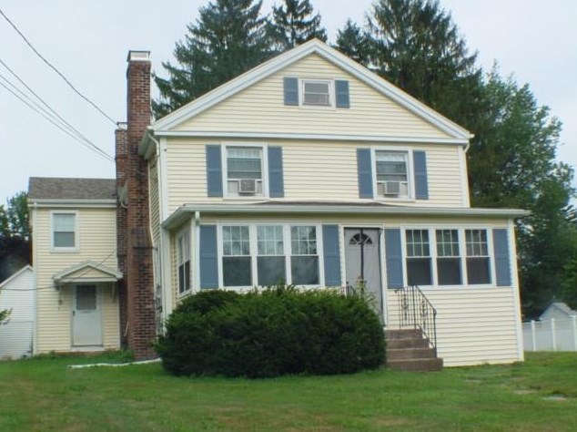 77 Suffield St, Windsor Locks, CT 06096