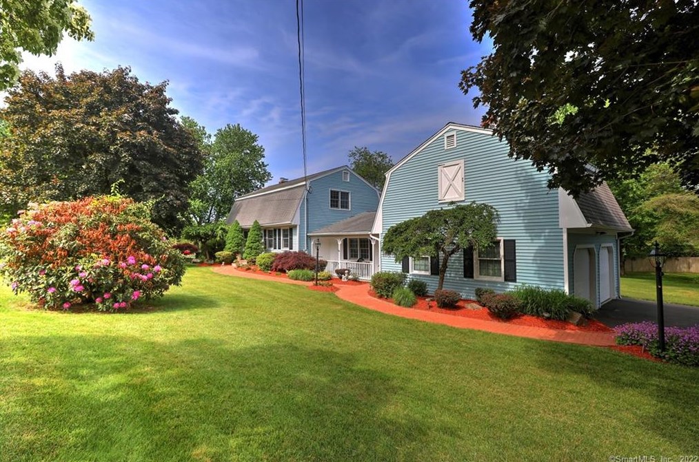 476 Golf Rd, Orange, CT 06477