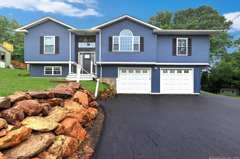 43 Evelyn Dr, Union City, CT 06770