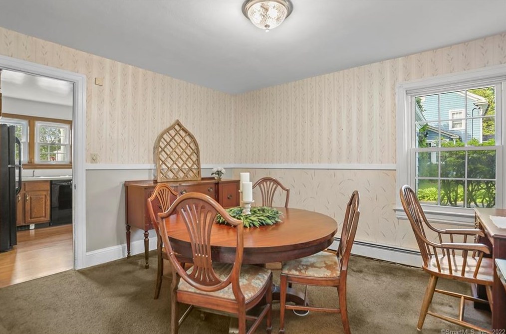 1026 Merritt St, Fairfield CT 06825-1531 exterior