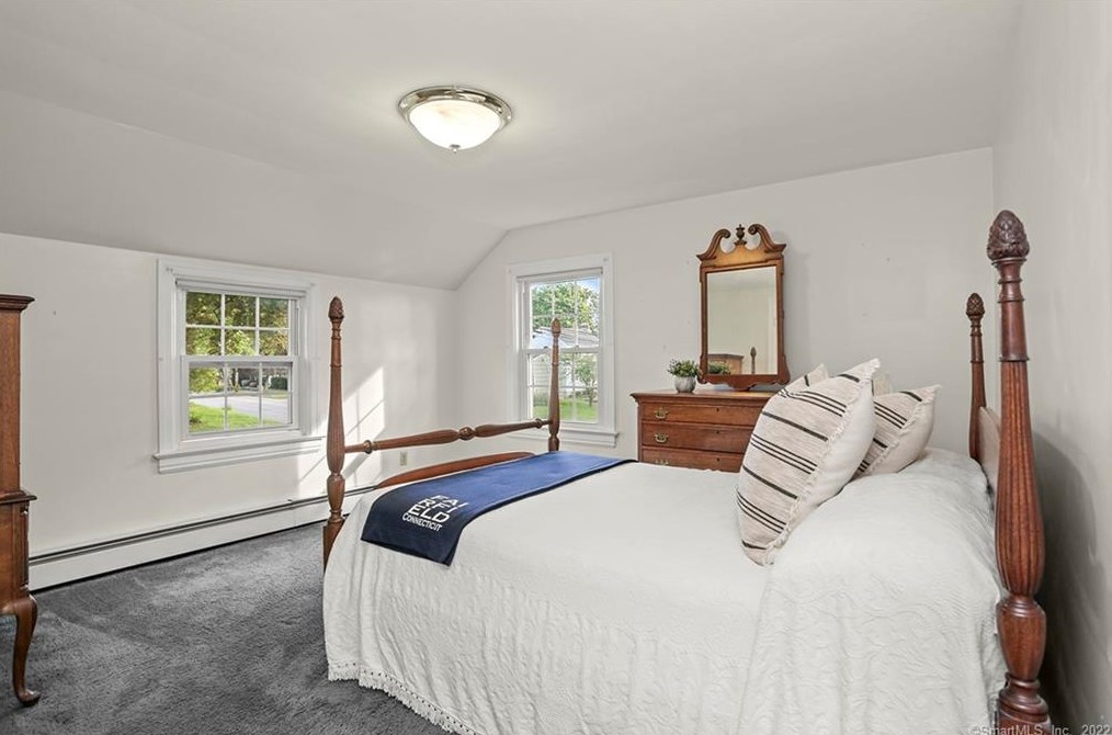 1026 Merritt St, Fairfield CT 06825-1531 exterior