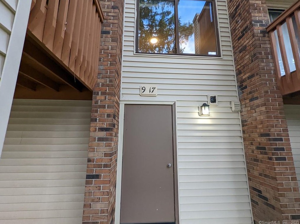 9 Linda Ct, Cromwell, CT 06416 exterior