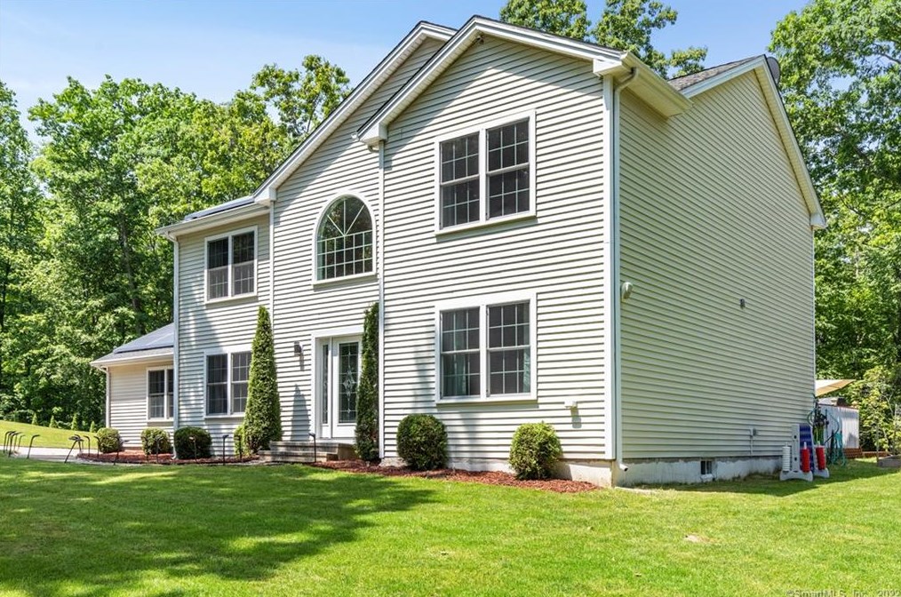 439 Plains Rd, Haddam, CT 06438
