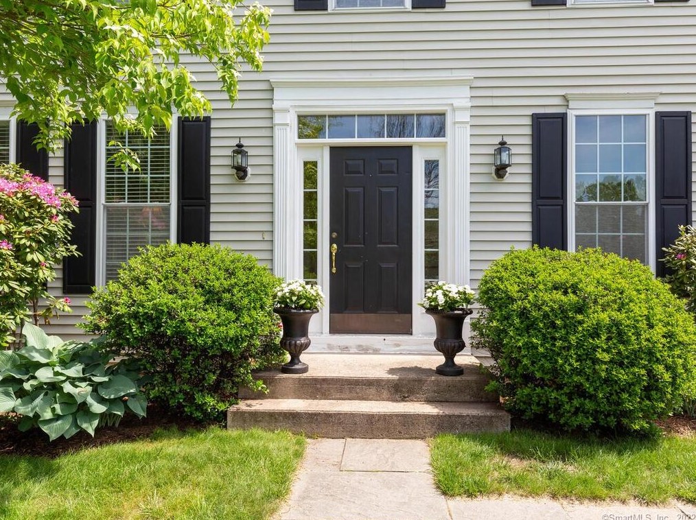 5 Wentworth Pl, Avon, CT 06001-5112