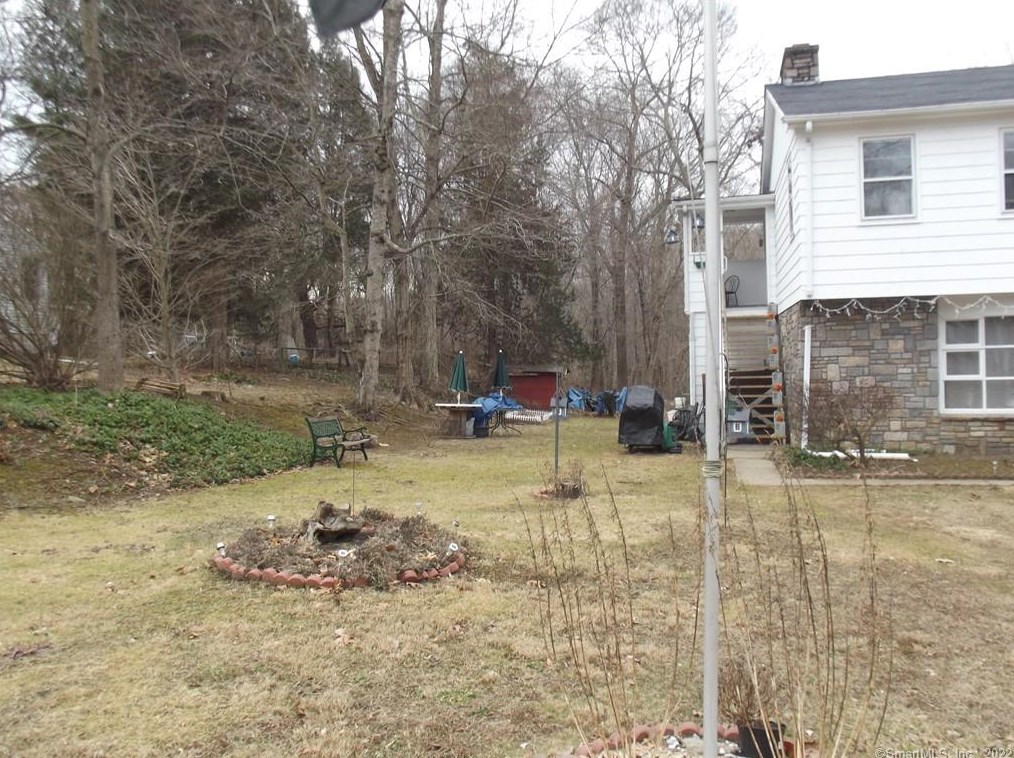94 Wawecus Hill Rd, Norwich, CT 06360-4038