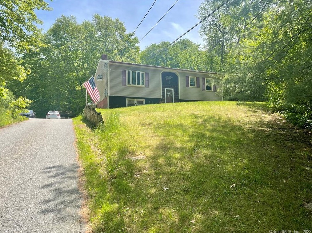 17 Starr Rd, Thompson, CT 06277-1926