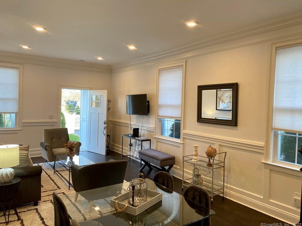 84 Putnam Ave, Cos Cob CT  06807-2608 exterior