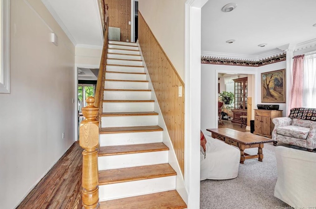 8 Talmadge St, Derby, CT 06418