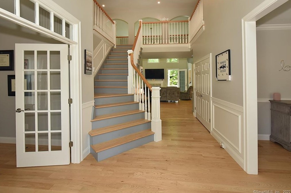 122 Nelson Dr, Unionville, CT 06013