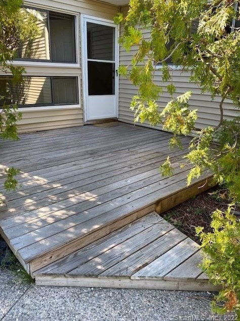 184 W Main St #o, Niantic, CT