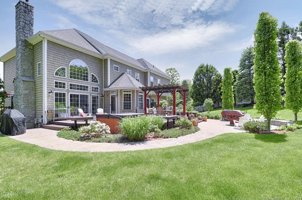 23 Trailside Dr, Upper Stepney, CT 06468