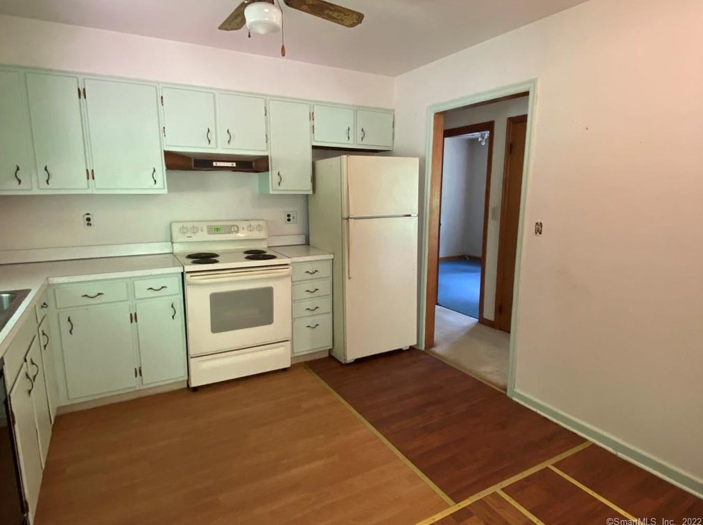 43 Edwards Rd, New Haven CT 06524-3025 exterior