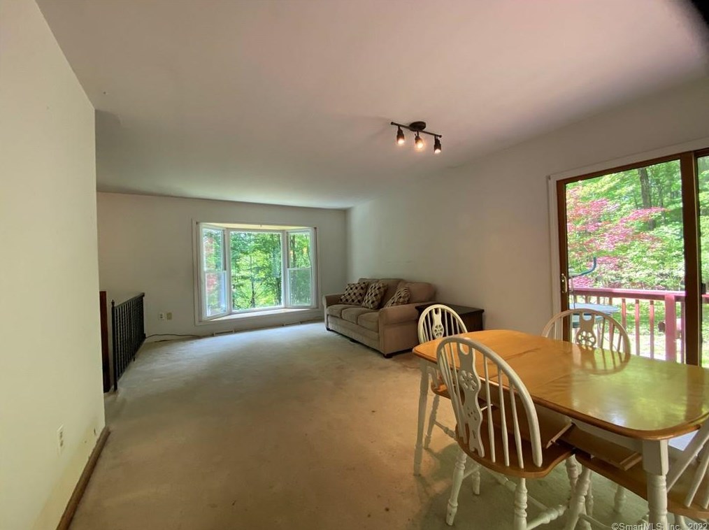 43 Edwards Rd, New Haven CT 06524-3025 exterior