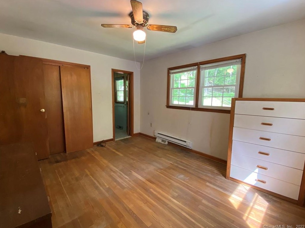 43 Edwards Rd, New Haven CT 06524-3025 exterior