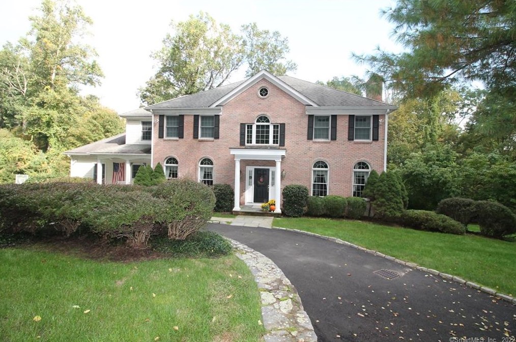 247 Hunting Ridge Rd, Stamford, CT 06903