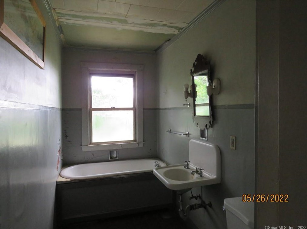 76 Connecticut Blvd, Hartford CT 06108-3013 exterior