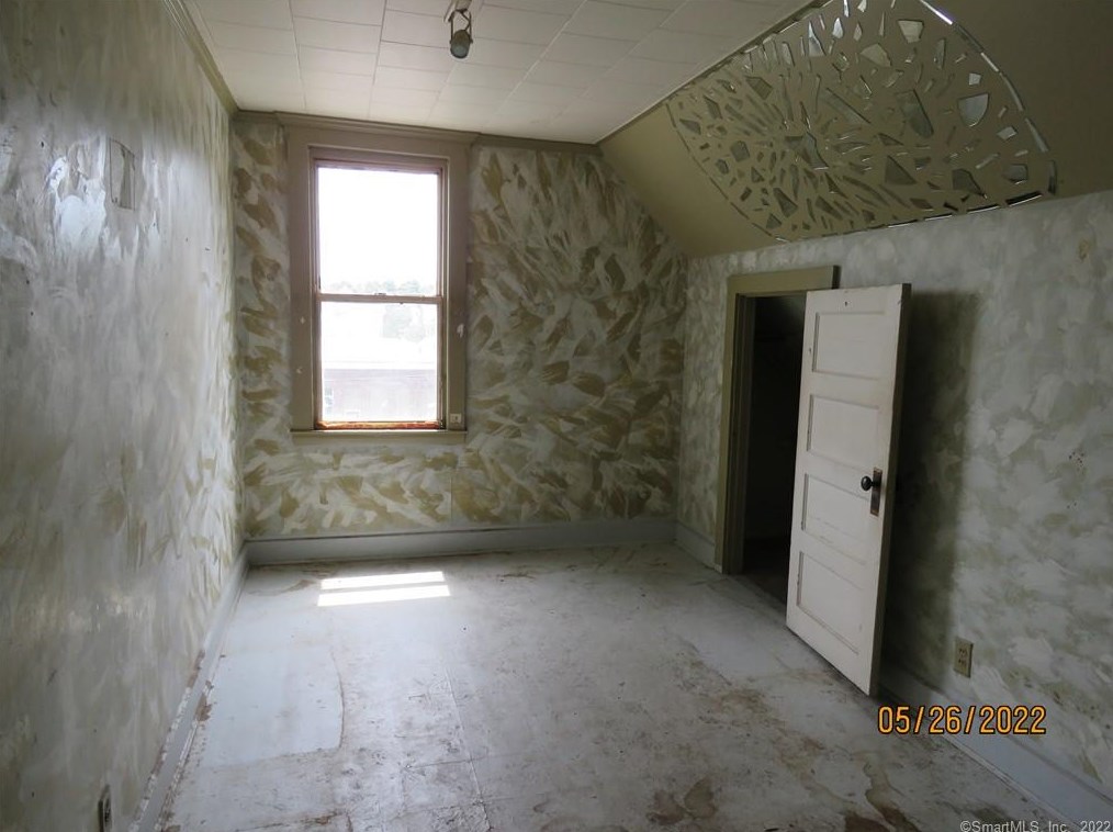 76 Connecticut Blvd, Hartford CT 06108-3013 exterior