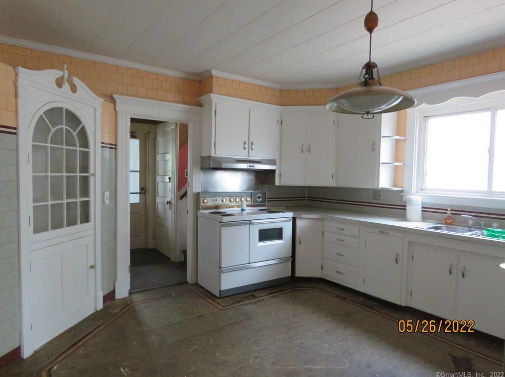 76 Connecticut Blvd, Hartford CT 06108-3013 exterior