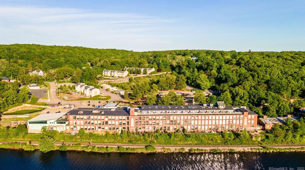 68 Thermos Ave #323c, Norwich, CT 06360