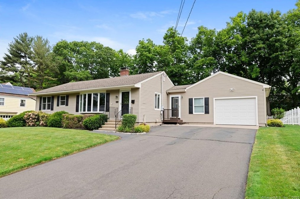 80 Patton Dr, Cheshire, CT 06410