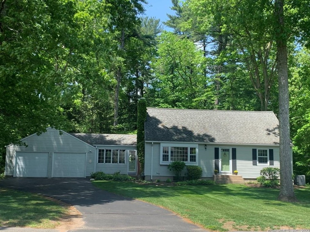 146 Scoville Rd, Avon, CT 06001-2532