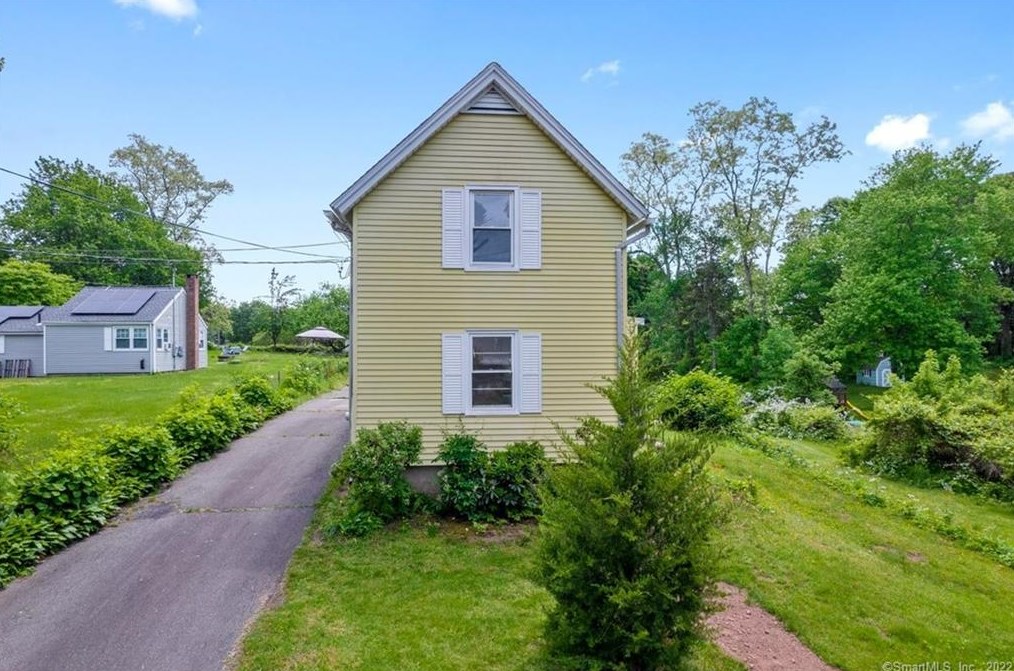 67 Amity St, Meriden CT  06450-2301 exterior