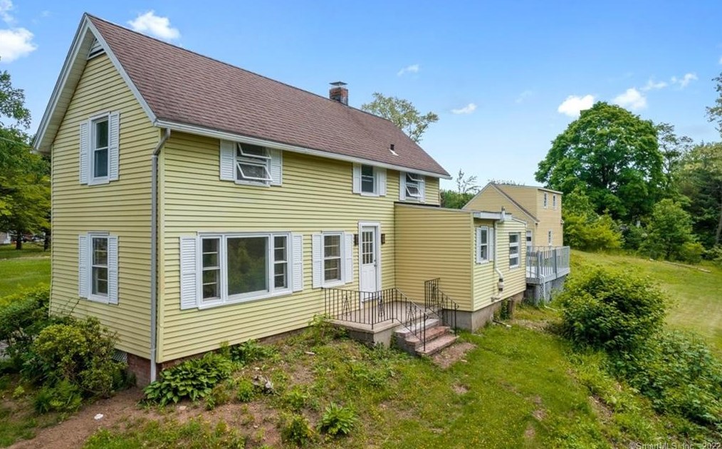 67 Amity St, Meriden CT  06450-2301 exterior