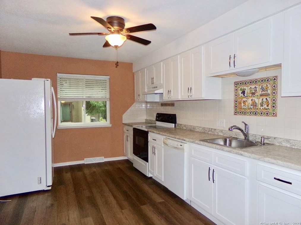 23 Orangewood, Derby, CT 06418-2614