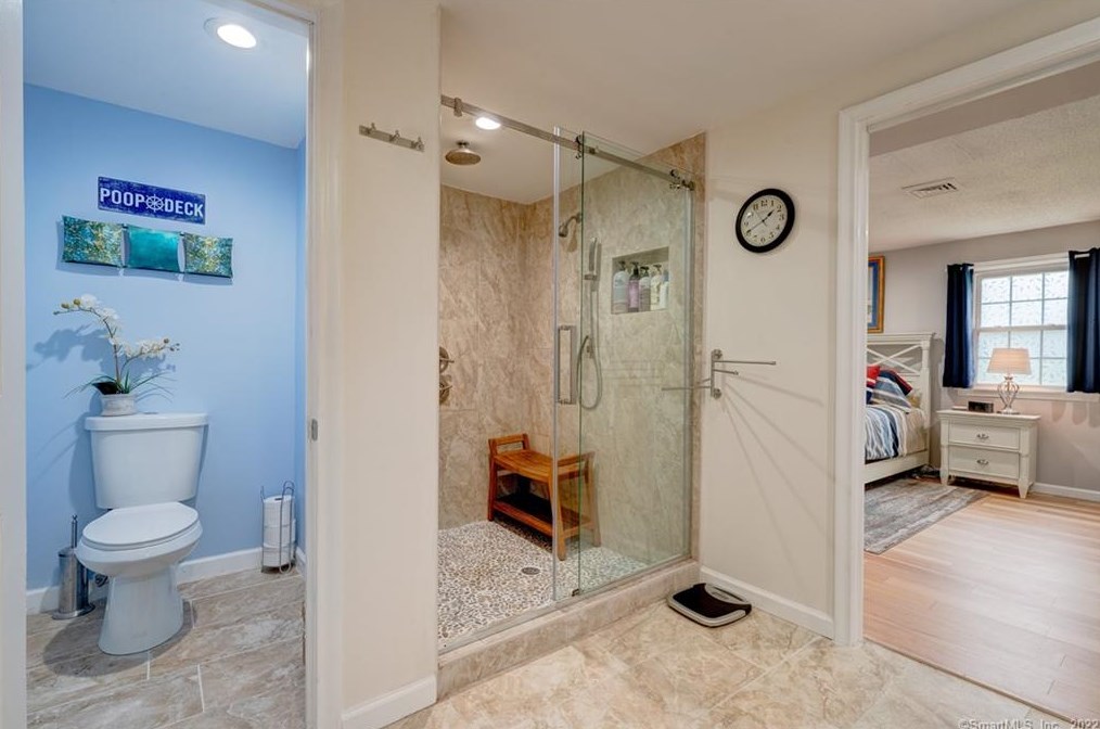 27 Lincoln Ln, Simsbury CT  06089-9781 exterior