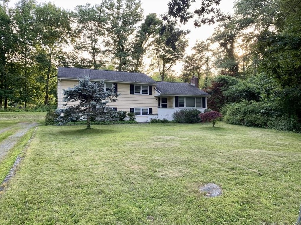 99 Wardwell Dr, New Canaan, CT 06840